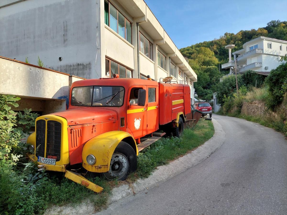 Pirate Backpackers Hostel Ulcinj Luaran gambar
