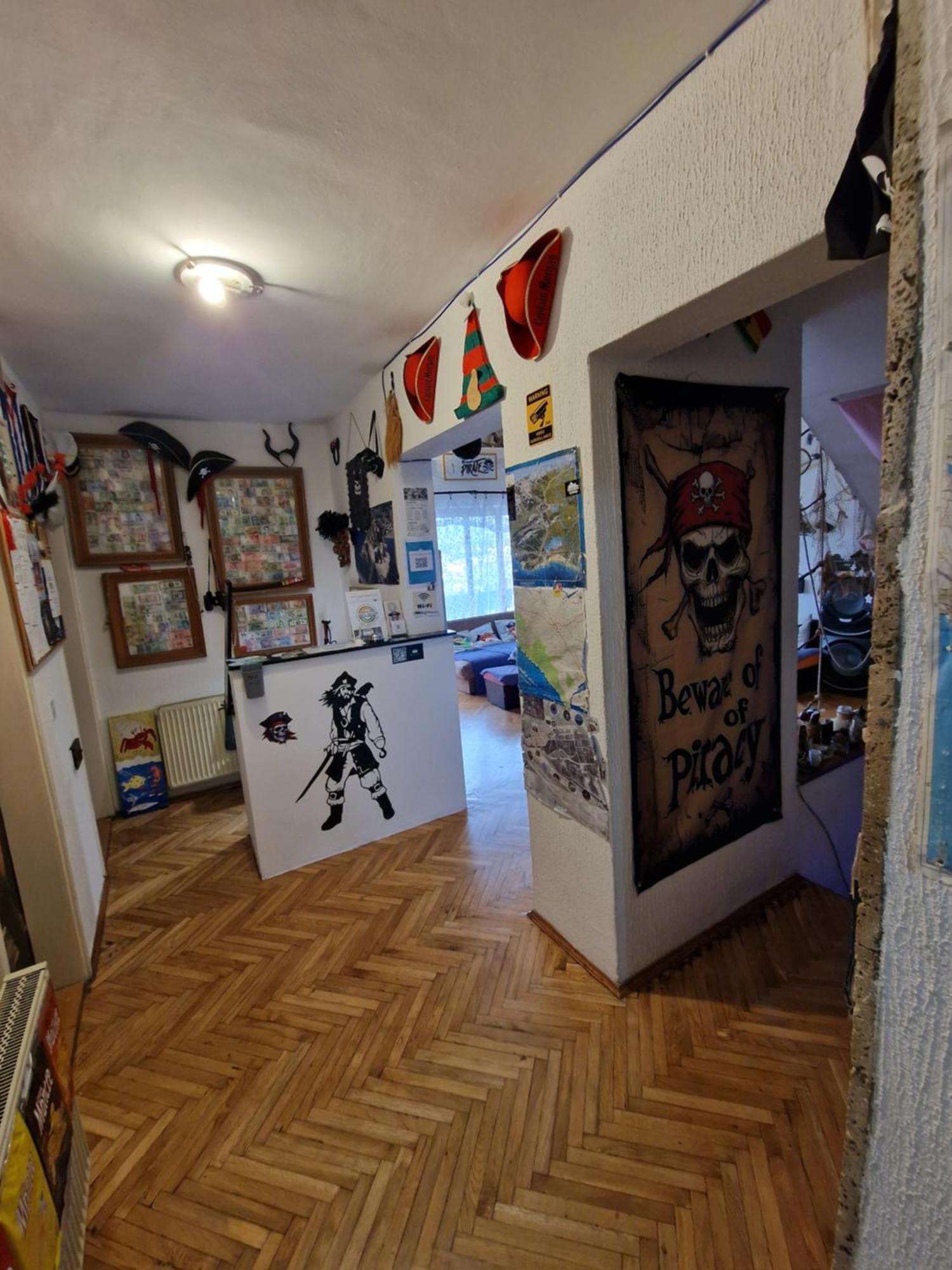 Pirate Backpackers Hostel Ulcinj Luaran gambar