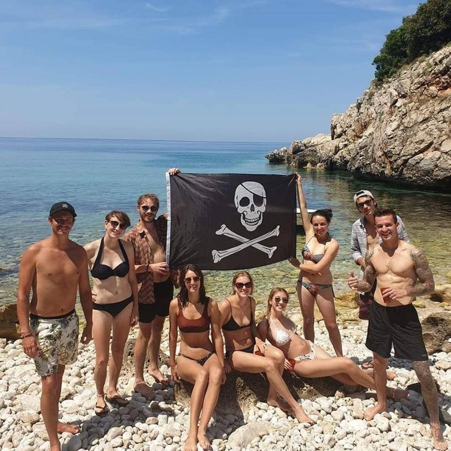 Pirate Backpackers Hostel Ulcinj Luaran gambar